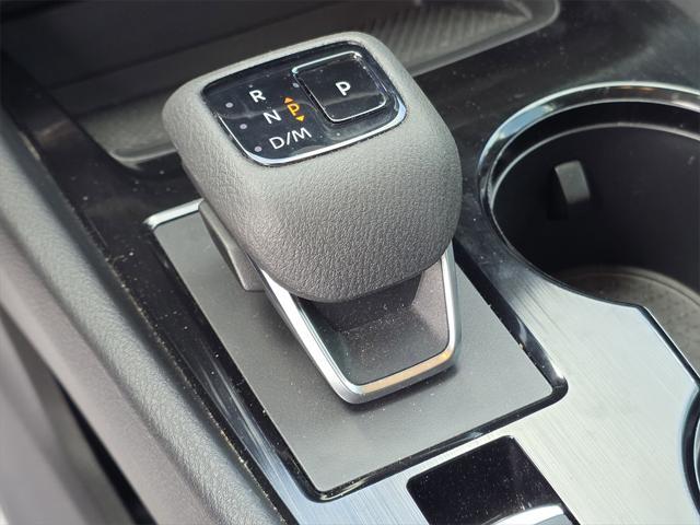 Photo of 2023 Super Black Nissan Rogue