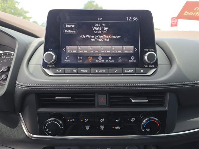 Photo of 2023 Super Black Nissan Rogue