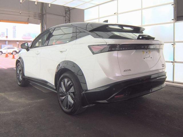 Photo of 2024 Everest White Pearl Tricoat Nissan ARIYA
