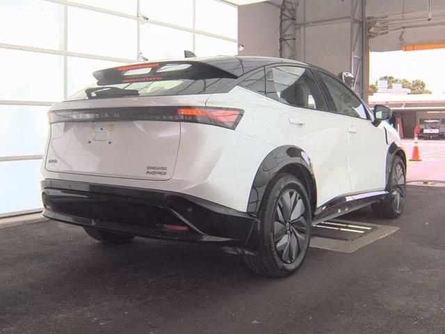 Photo of 2024 Everest White Pearl Tricoat Nissan ARIYA