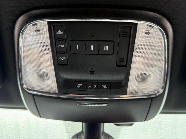 Photo of 2020 Gray Jeep Grand Cherokee