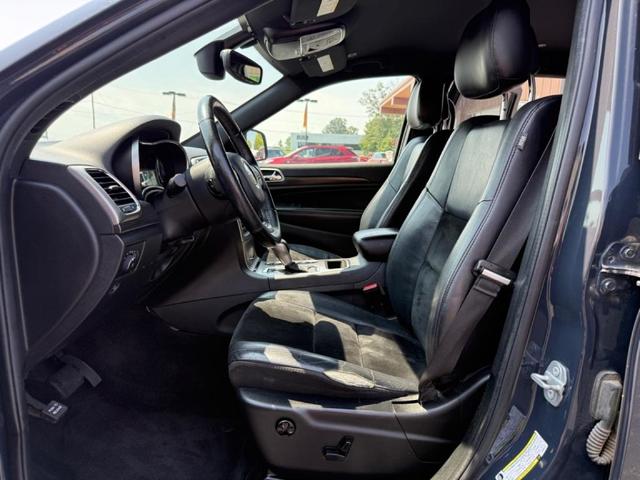 Photo of 2018 Gray Jeep Grand Cherokee