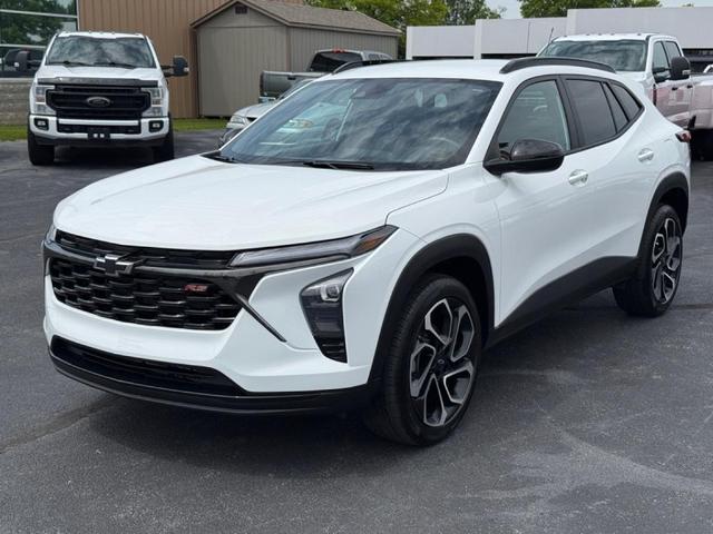 Photo of 2024 White Chevrolet Trax