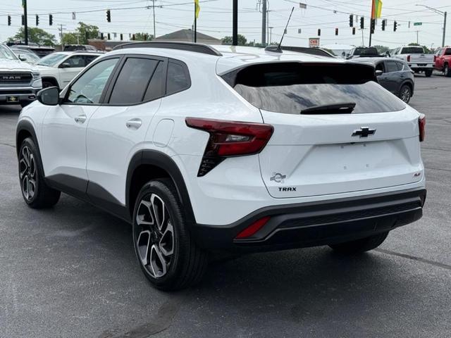 Photo of 2024 White Chevrolet Trax