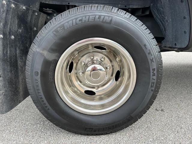 Photo of 2024 Black Ford F-350
