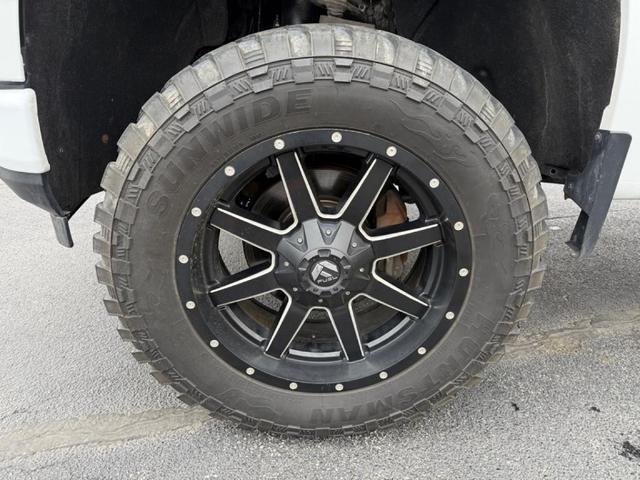 Photo of 2019 White Chevrolet Silverado 1500