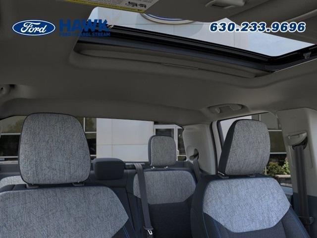 Photo of 2025 White Metallic Ford Maverick