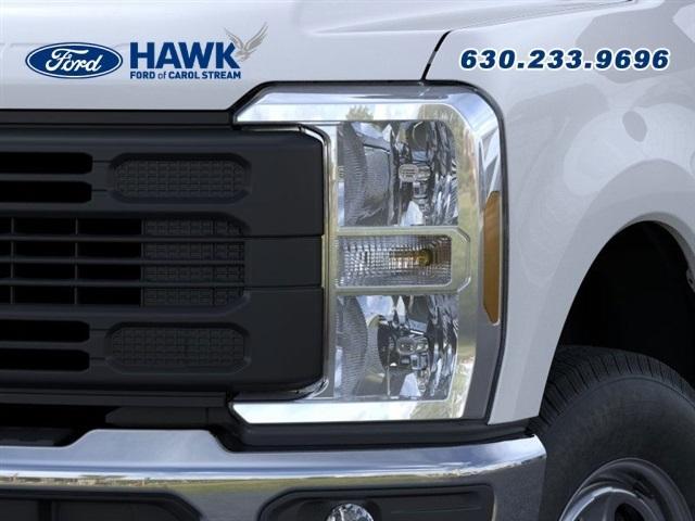 Photo of 2025 Oxford White Ford F-250