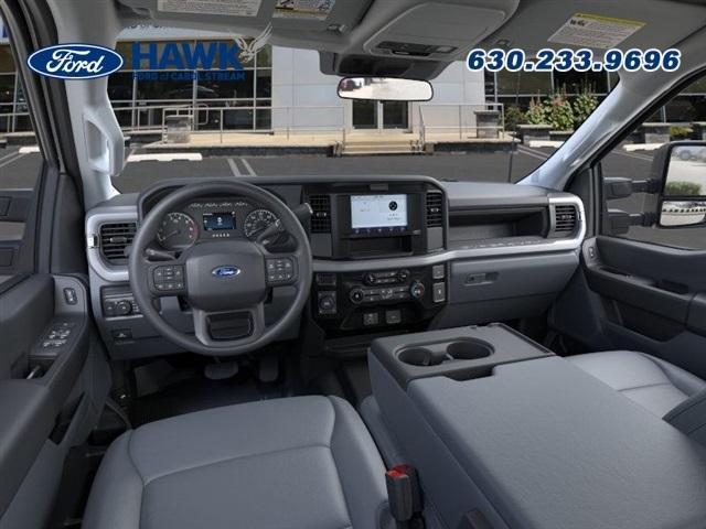 Photo of 2025 Oxford White Ford F-250