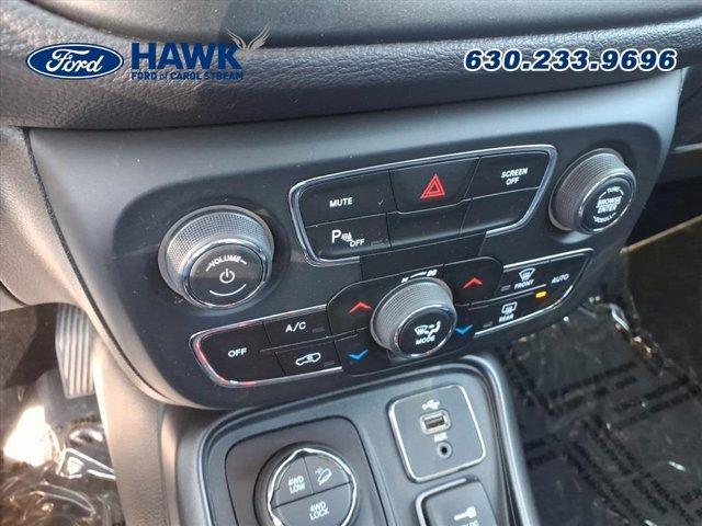 Photo of 2017 Billet Silver Metallic Clearcoat Jeep Compass