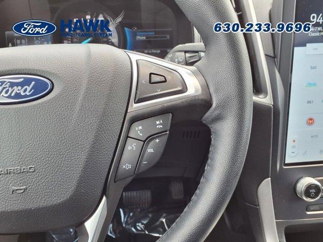 Photo of 2024 Green Metallic Ford Edge