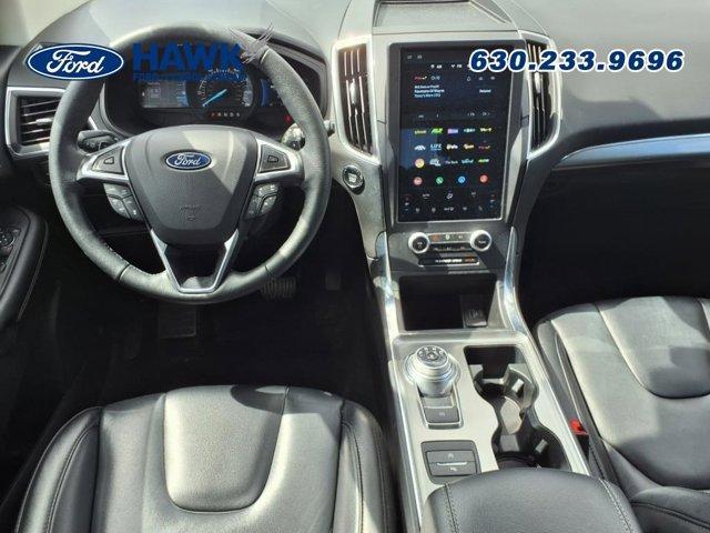 Photo of 2022 Burgundy Velvet Metallic Tinted Clearcoat Ford Edge