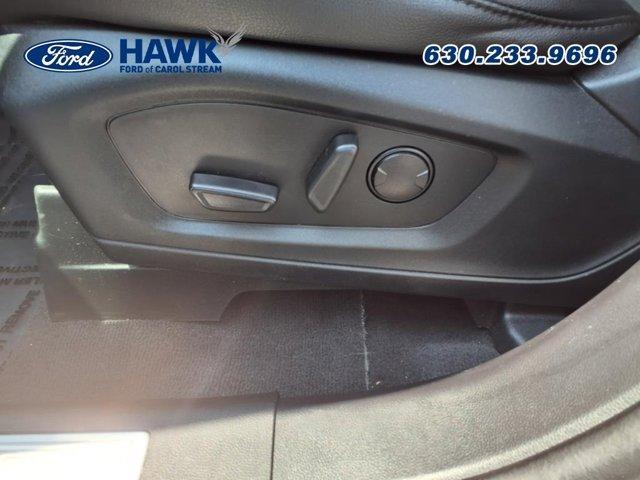 Photo of 2022 Star White Ford Explorer