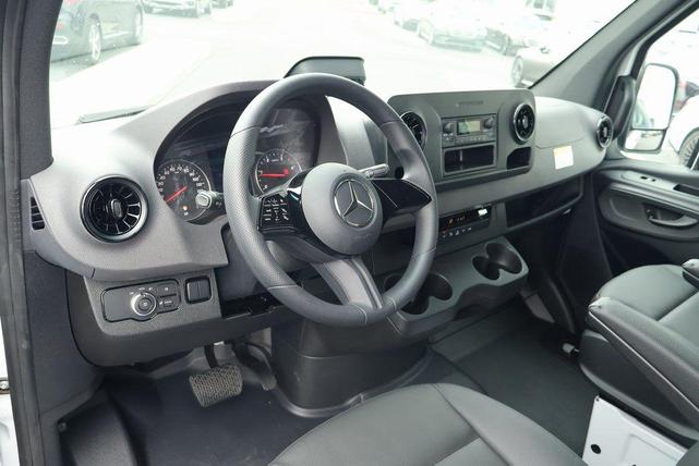 Photo of 2025 Arctic White Mercedes-Benz Sprinter 3500