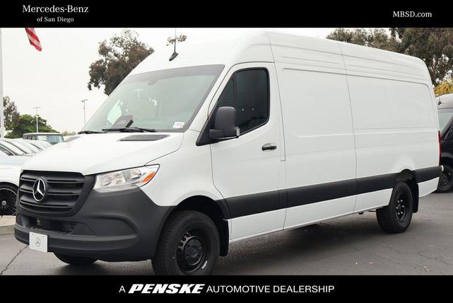 Photo of 2025 Arctic White Mercedes-Benz Sprinter 3500
