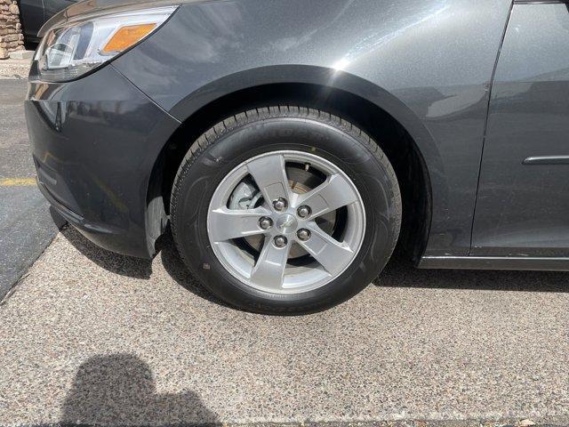 Photo of 2015 Ashen Gray Metallic Chevrolet Malibu