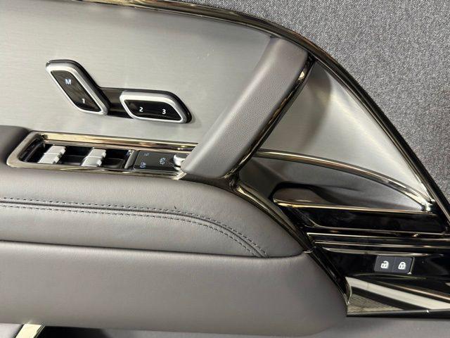 Photo of 2025 Fuji White Land Rover Range Rover Sport