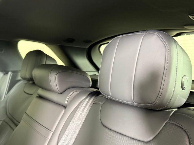 Photo of 2025 Fuji White Land Rover Range Rover Sport