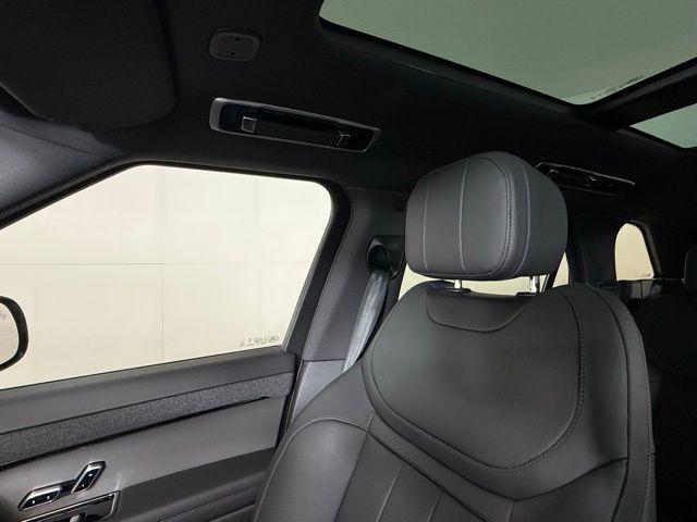 Photo of 2025 Fuji White Land Rover Range Rover Sport