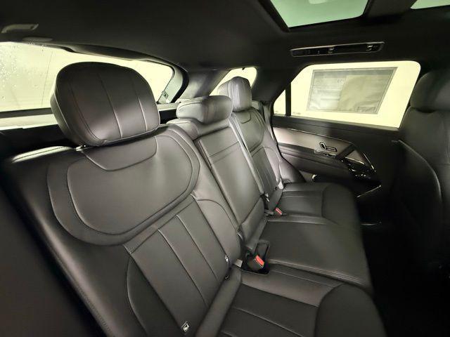 Photo of 2025 Fuji White Land Rover Range Rover Sport