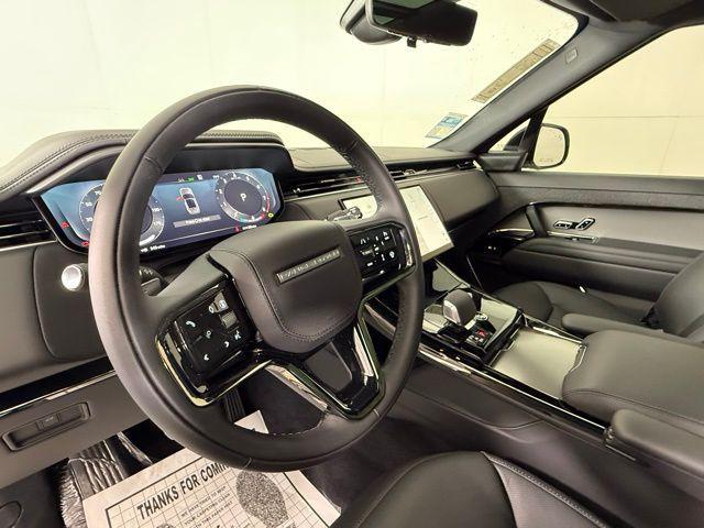 Photo of 2025 Fuji White Land Rover Range Rover Sport