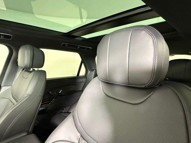 Photo of 2025 Fuji White Land Rover Range Rover Sport