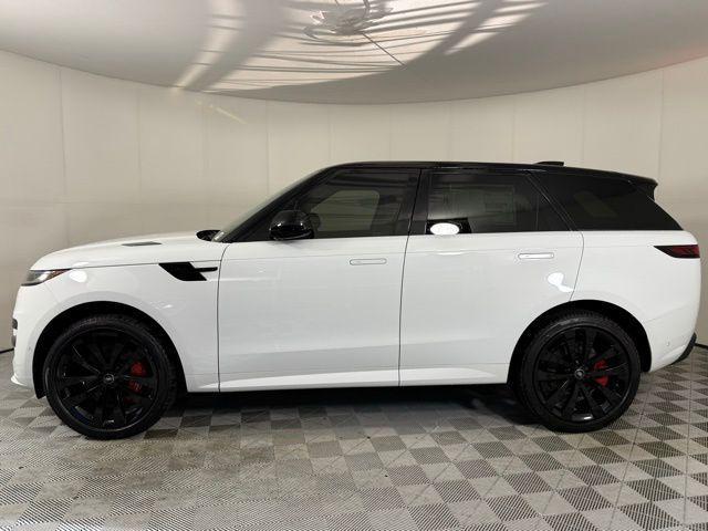 Photo of 2025 Fuji White Land Rover Range Rover Sport