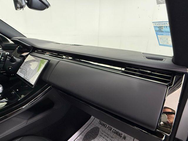 Photo of 2025 Fuji White Land Rover Range Rover Sport