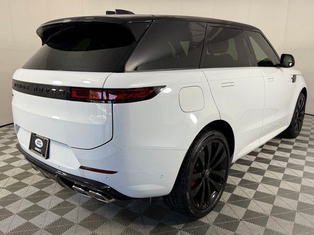 Photo of 2025 Fuji White Land Rover Range Rover Sport