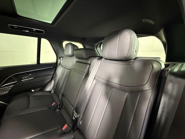 Photo of 2025 Santorini Black Metallic Land Rover Range Rover