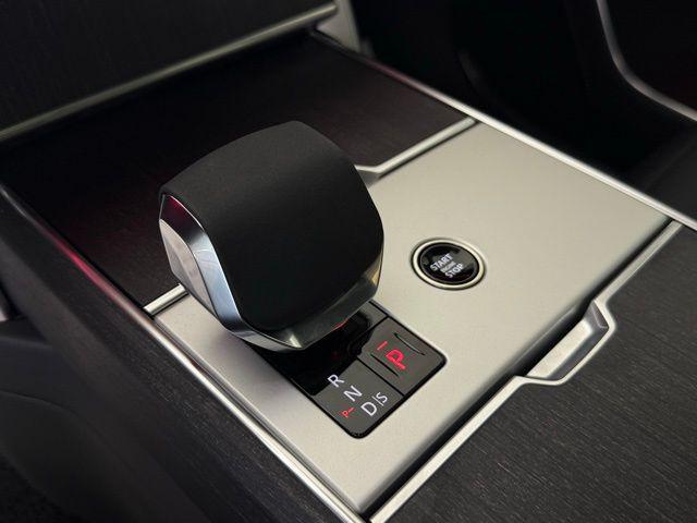 Photo of 2025 Santorini Black Metallic Land Rover Range Rover