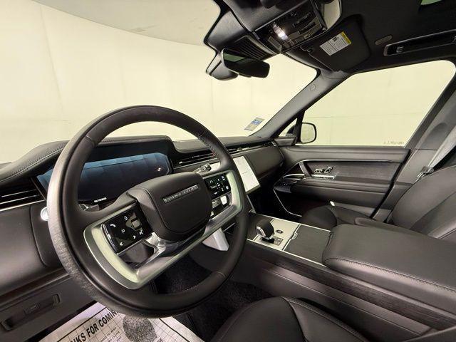 Photo of 2025 Santorini Black Metallic Land Rover Range Rover