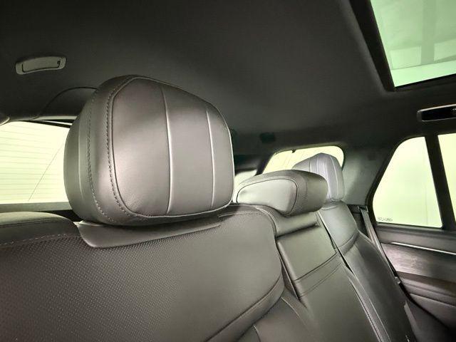 Photo of 2025 Santorini Black Metallic Land Rover Range Rover