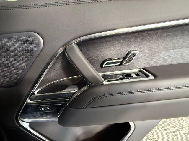 Photo of 2025 Santorini Black Metallic Land Rover Range Rover