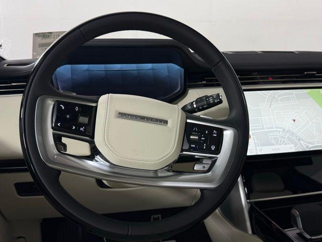 Photo of 2025 Ostuni Pearl White Premium Metallic Land Rover Range Rover