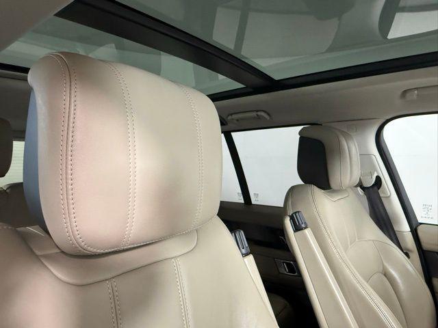 Photo of 2021 Santorini Black Metallic Land Rover Range Rover