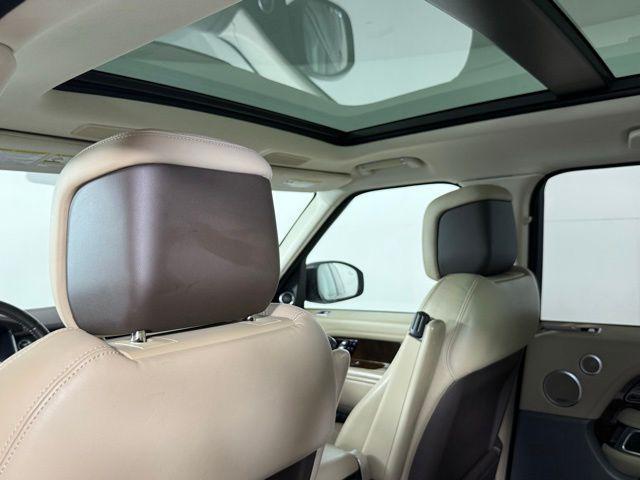 Photo of 2021 Santorini Black Metallic Land Rover Range Rover