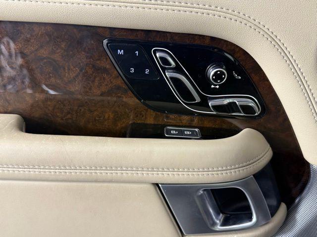 Photo of 2021 Santorini Black Metallic Land Rover Range Rover