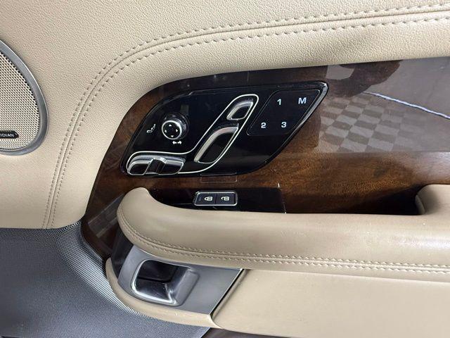 Photo of 2021 Santorini Black Metallic Land Rover Range Rover