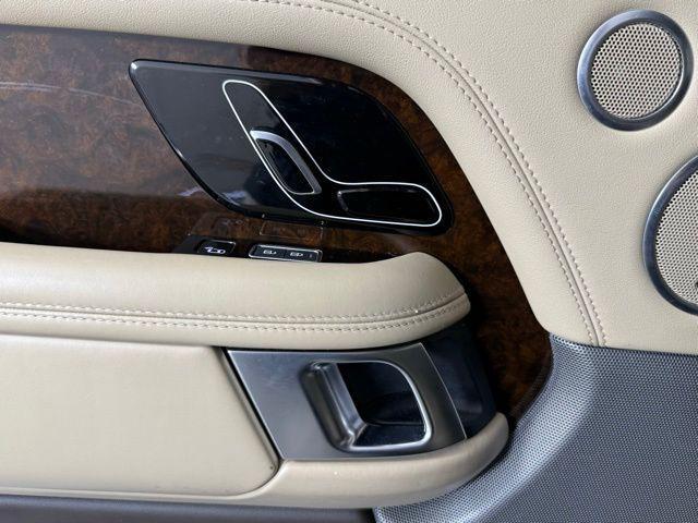 Photo of 2021 Santorini Black Metallic Land Rover Range Rover