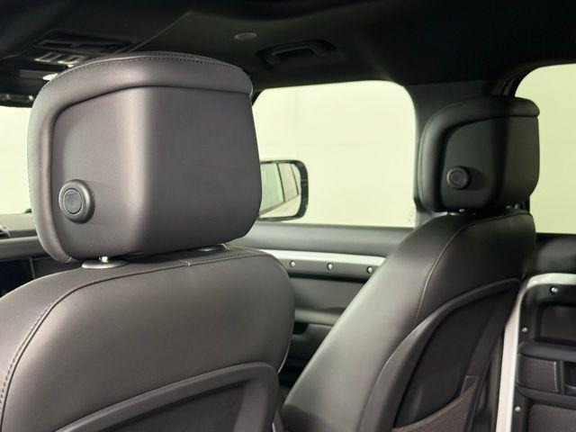 Photo of 2024 Fuji White Land Rover Defender