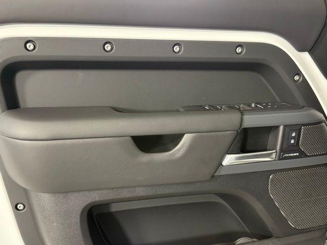 Photo of 2024 Fuji White Land Rover Defender