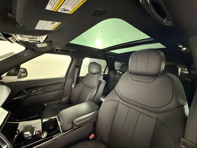 Photo of 2025 Santorini Black Metallic Land Rover Range Rover Sport