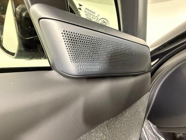 Photo of 2025 Santorini Black Metallic Land Rover Range Rover Sport