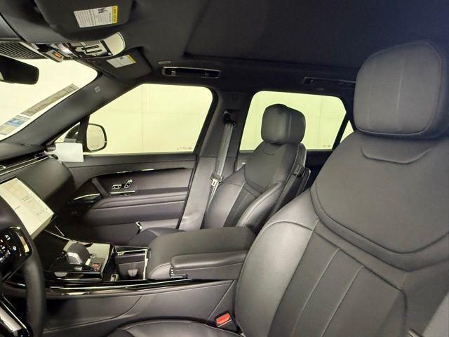 Photo of 2025 Santorini Black Metallic Land Rover Range Rover Sport