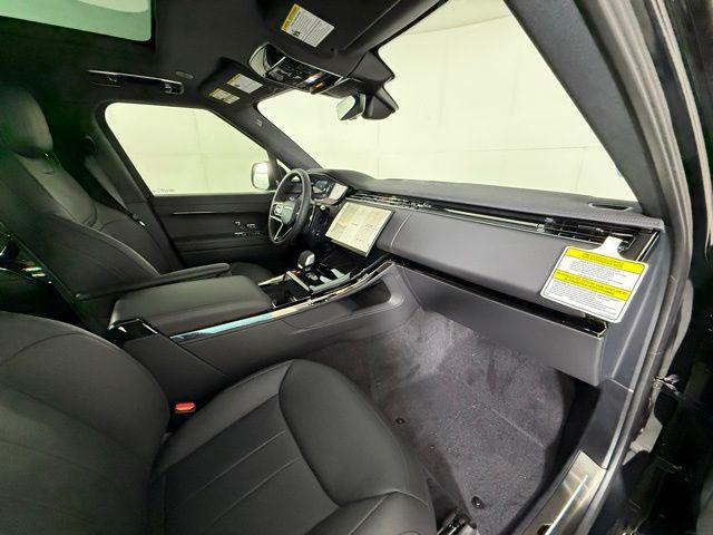 Photo of 2025 Santorini Black Metallic Land Rover Range Rover Sport