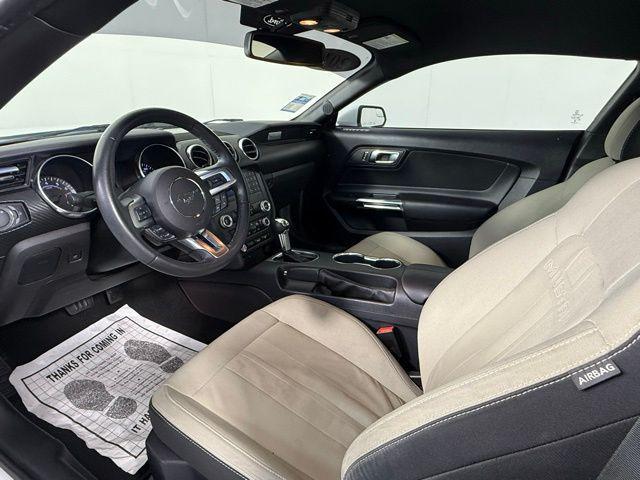 Photo of 2019 Oxford White Ford Mustang