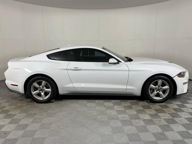 Photo of 2019 Oxford White Ford Mustang