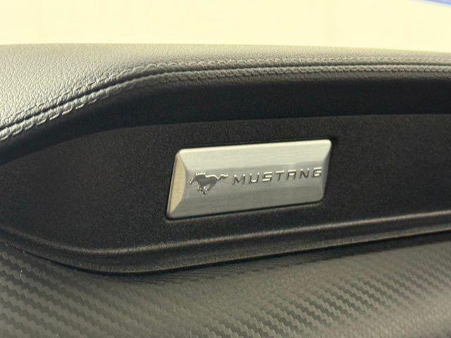 Photo of 2019 Oxford White Ford Mustang
