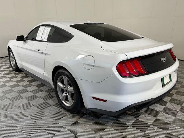 Photo of 2019 Oxford White Ford Mustang